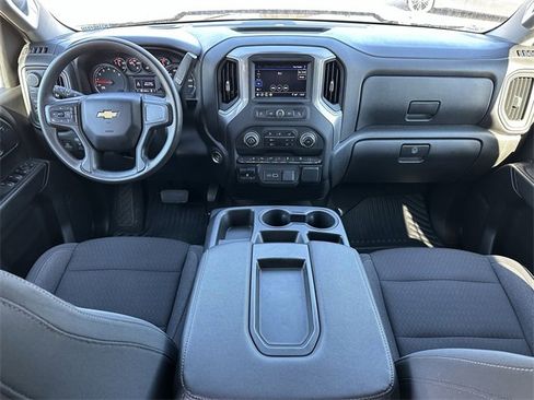 Used 2024 Chevrolet Silverado 2500 Custom w/ Custom Value Package image 10