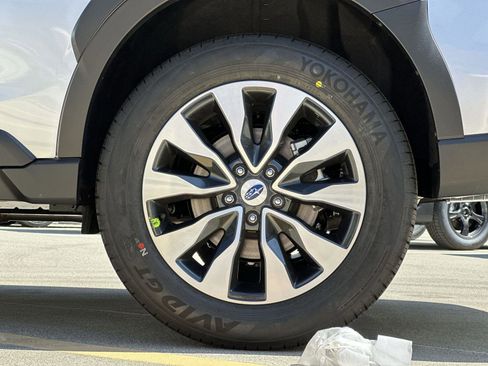 New 2025 Subaru Outback Limited image 7