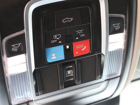 Used 2024 RAM 2500 Laramie w/ Safety Group image 20