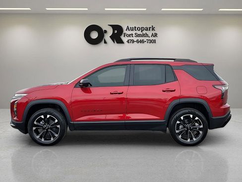 Used 2025 Chevrolet Equinox RS AWD/4WD image 3