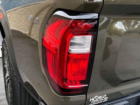 Used 2023 GMC Canyon AT4 AWD/4WD image 29