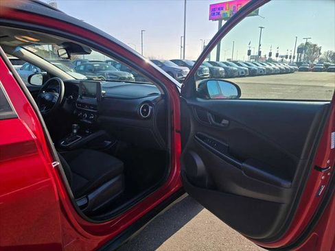 Used 2022 Hyundai Kona SEL image 12