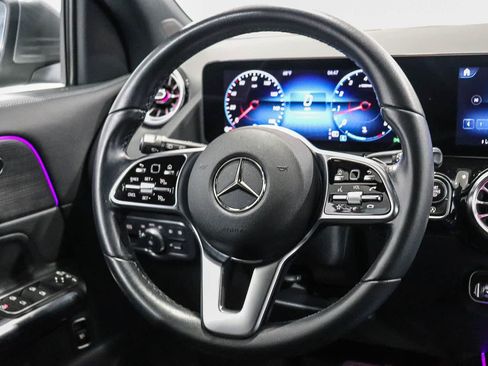 Certified 2022 Mercedes-Benz GLA 250 4MATIC image 16