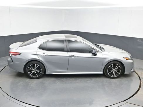 Used 2020 Toyota Camry SE FWD image 37