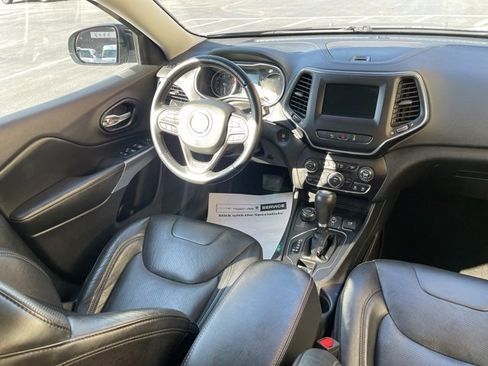 Certified 2020 Jeep Cherokee Latitude Lux w/ Quick Order Package 26H Lux image 16