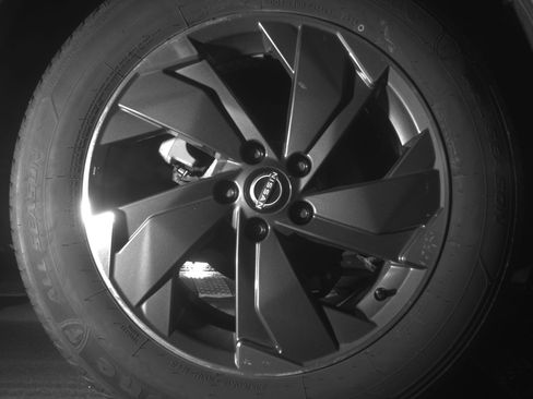Used 2025 Nissan Rogue SV FWD image 15