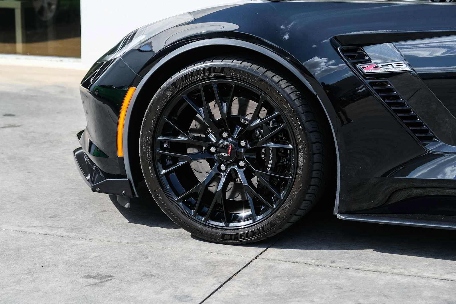 Used 2016 Chevrolet Corvette Z06 w/ 2LZ Preferred Equipment Group RWD image 19