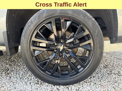 Used 2022 Chevrolet Silverado 1500 High Country w/ Technology Package image 9