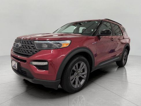 Used 2024 Ford Explorer XLT w/ Equipment Group 202A AWD/4WD image 13