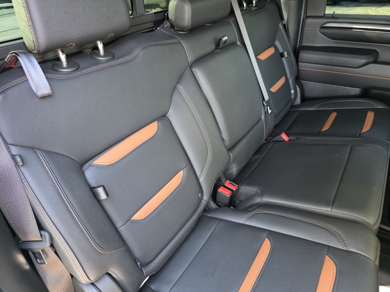Used 2024 GMC Sierra 2500 AT4 w/ AT4 Premium Plus Package AWD/4WD image 28