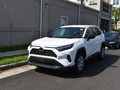 Used 2025 Toyota RAV4 LE AWD/4WD image 3