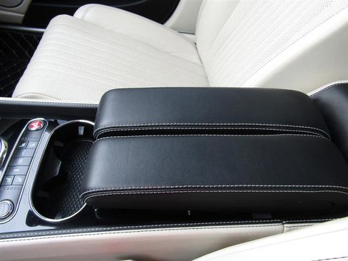 Used 2017 Bentley Flying Spur V8 image 24