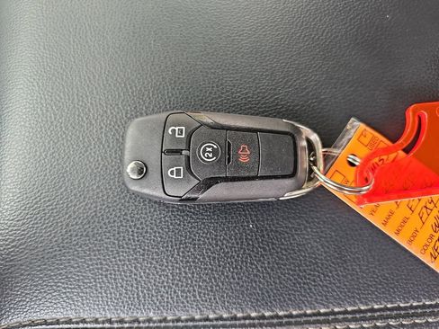 Used 2022 Ford F150 XLT w/ XTR Package image 33