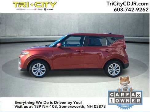Used 2021 Kia Soul LX image 2