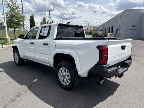 Used 2024 Toyota Tacoma SR RWD image 7