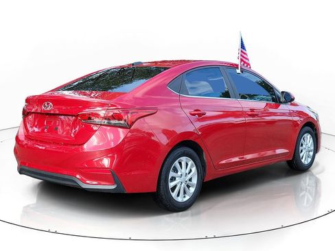 Used 2022 Hyundai Accent SEL FWD image 3