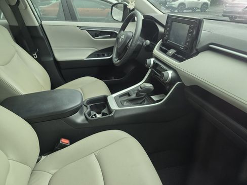 Certified 2020 Toyota RAV4 XLE w/ Convenience Package FWD image 13