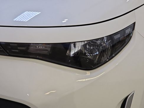 Used 2023 Kia Soul LX w/ LX Technology Package FWD image 28