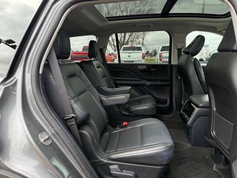 Used 2025 Lincoln Aviator AWD image 14