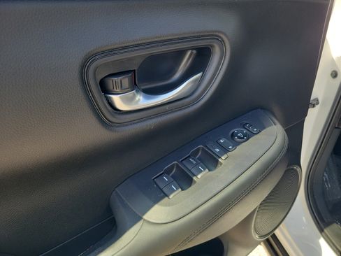 Certified 2024 Honda HR-V LX image 15