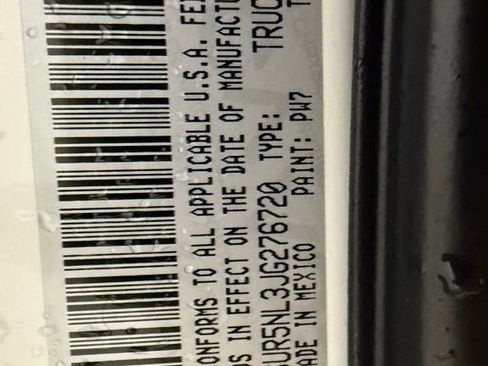 Used 2018 RAM 2500 Laramie w/ Cold Weather Group image 23