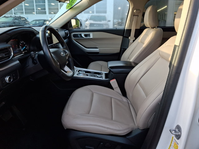 Used 2022 Ford Explorer XLT w/ Equipment Group 202A AWD/4WD image 15