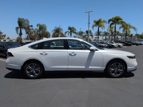 Used 2023 Honda Accord EX image 11