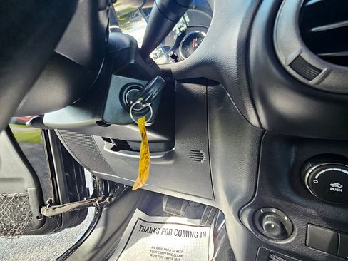 Used 2017 Jeep Wrangler Unlimited Sport w/ Quick Order Package 24S image 28