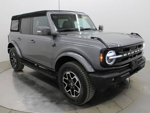Used 2023 Ford Bronco Outer Banks AWD/4WD image 61