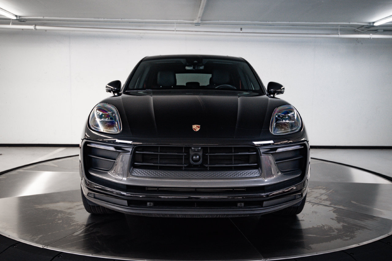 Certified 2023 Porsche Macan Turbo AWD/4WD image 10