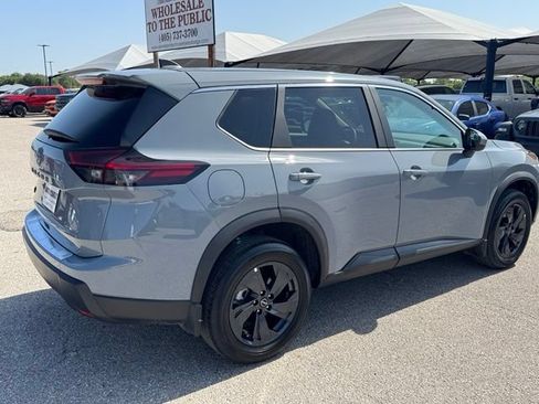Used 2026 Nissan Rogue SV FWD image 6
