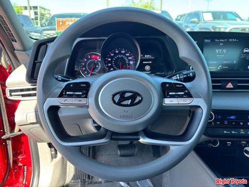 Used 2021 Hyundai Elantra SEL FWD image 20
