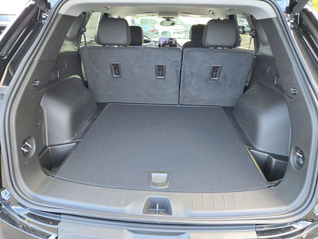New 2026 Chevrolet Blazer LT w/ Convenience Package FWD image 20