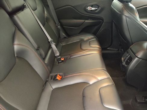 Used 2020 Jeep Cherokee Trailhawk w/ Cold Weather Group image 19