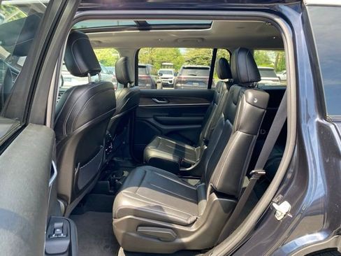 Used 2023 Jeep Grand Cherokee L Limited AWD/4WD image 29