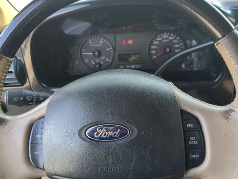 Used 2005 Ford F250 XLT AWD/4WD image 13