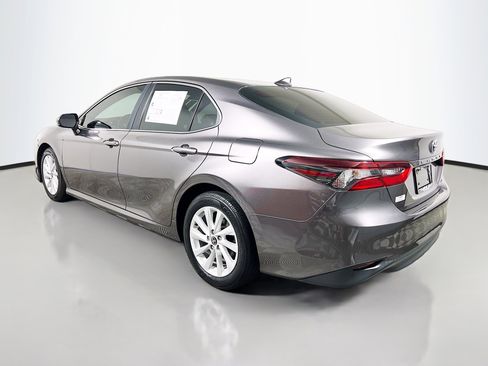Used 2021 Toyota Camry LE FWD image 8