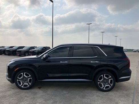 Used 2024 Hyundai Palisade SEL w/ Premium Package FWD image 4