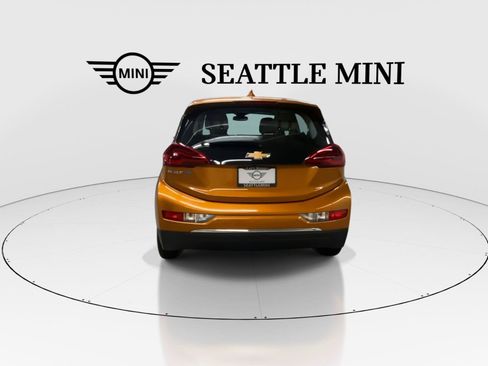 Used 2017 Chevrolet Bolt LT FWD image 4
