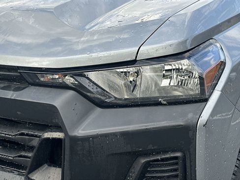 Used 2023 Chevrolet Colorado W/T image 11