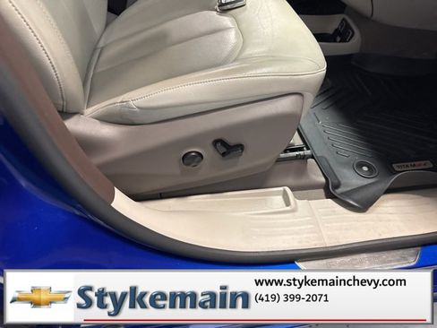 Used 2021 Chrysler Pacifica Touring-L w/ Uconnect Theater Family Group image 22