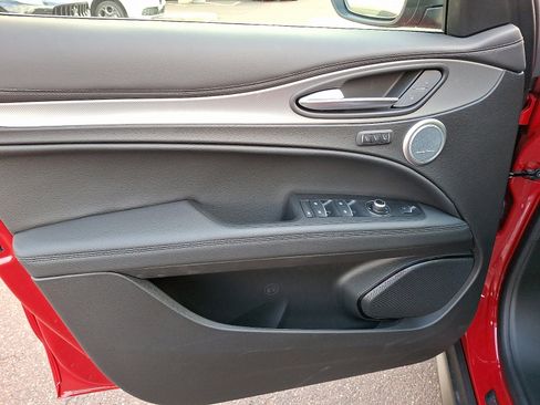 New 2025 Alfa Romeo Stelvio Sprint image 8