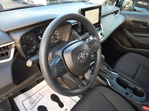 Used 2025 Toyota Corolla LE image 18