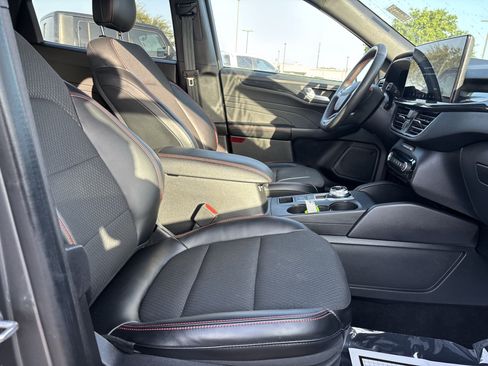 Used 2023 Ford Escape ST-Line w/ Tech Pack #1 FWD image 25