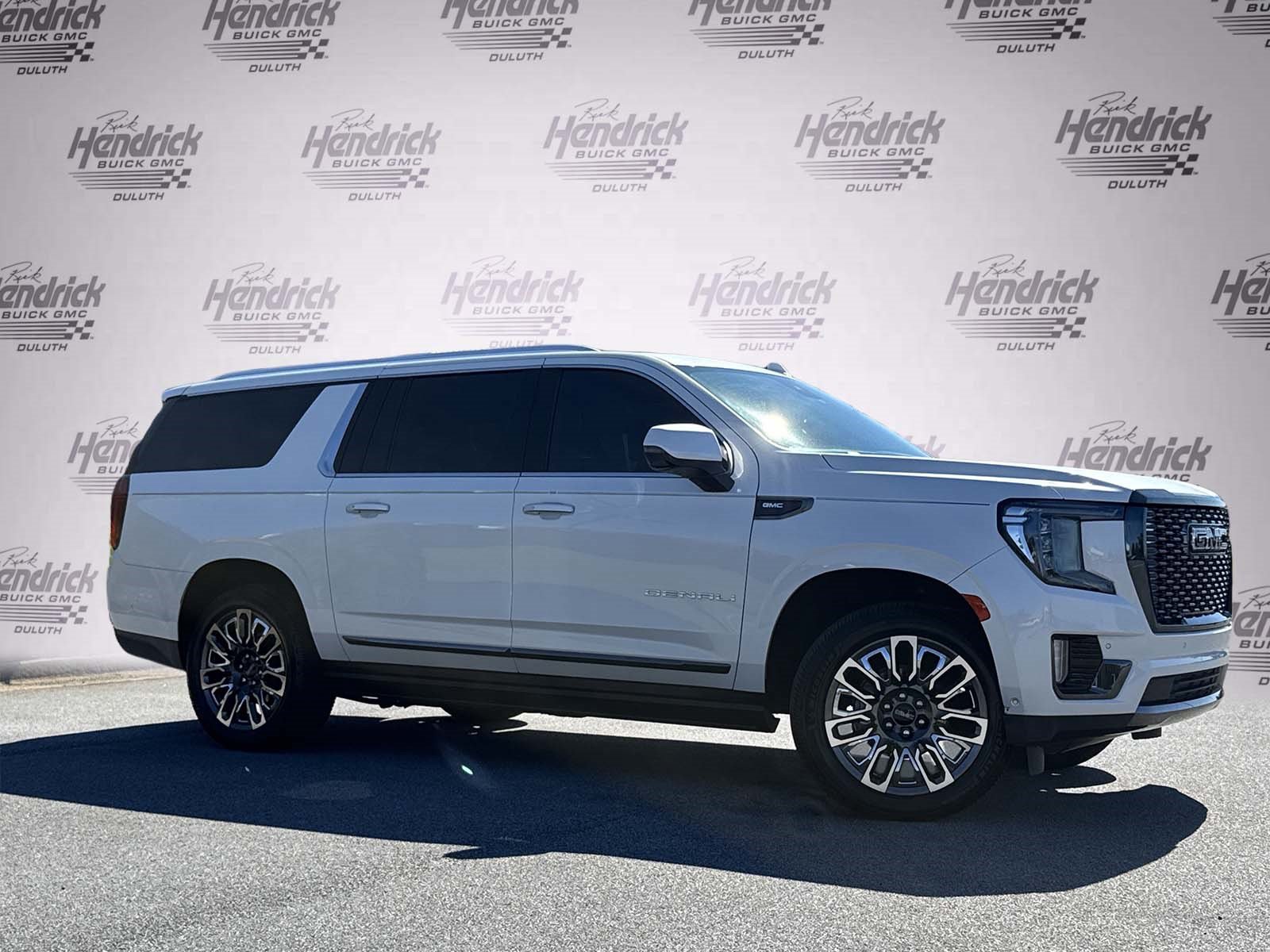 Used 2023 GMC Yukon XL Denali Ultimate w/ LPO, Floor Liner Package AWD/4WD image 2