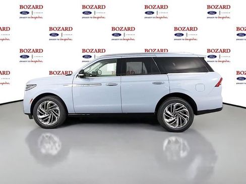 New 2026 Lincoln Navigator Reserve AWD/4WD image 5