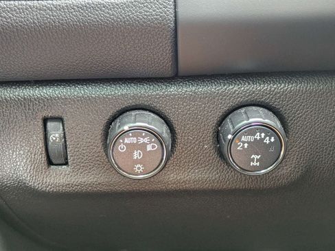Used 2022 Chevrolet Colorado LT w/ LT Convenience Package AWD/4WD image 21
