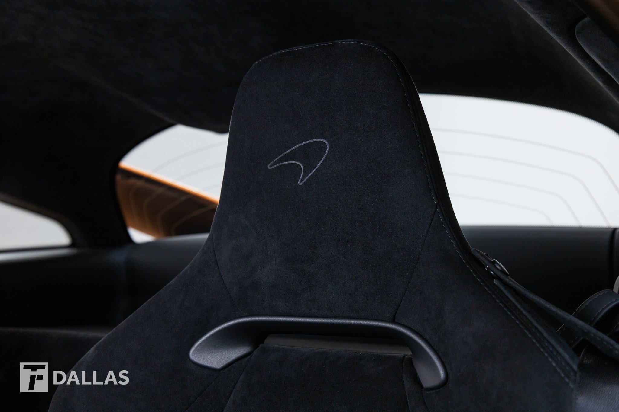 Used 2026 McLaren Artura RWD image 22