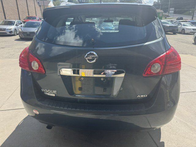 Used 2014 Nissan Rogue S w/ Convenience Package AWD/4WD image 4