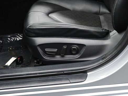 Used 2023 Toyota Camry XSE image 11